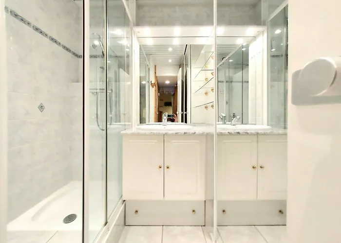 Divisible 4 Pers Au Pied Des Pistes A Plagne Villages - Fr-1-351-158 * La Plagne